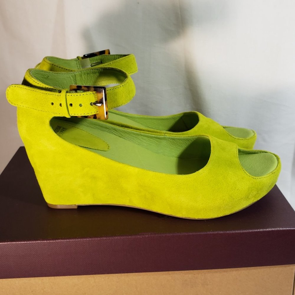 NIB Johnston & Murphy Tricia Ankle Strap Wedge, 10